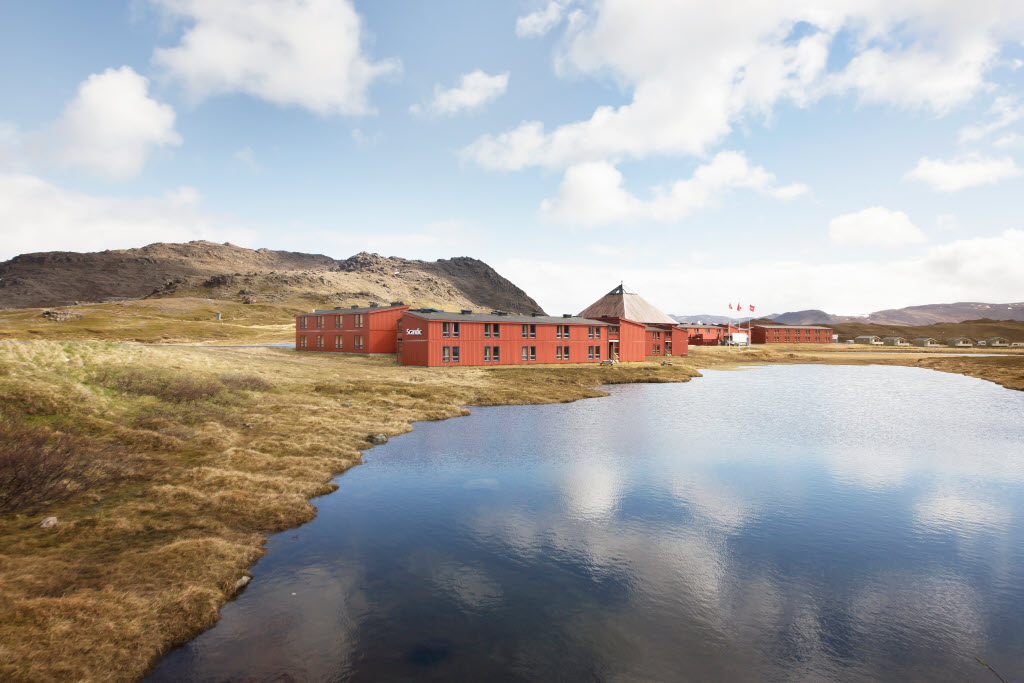 Hotellfasade med omgivelser, Scandic Nordkapp